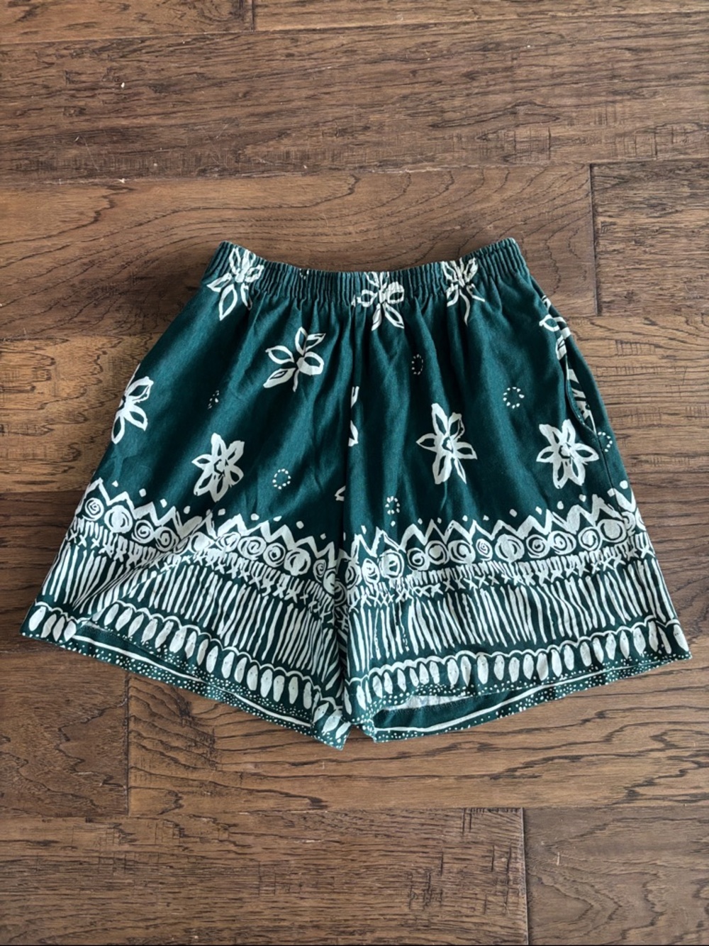 Vintage Floral Print Elastic-Waist Shorts